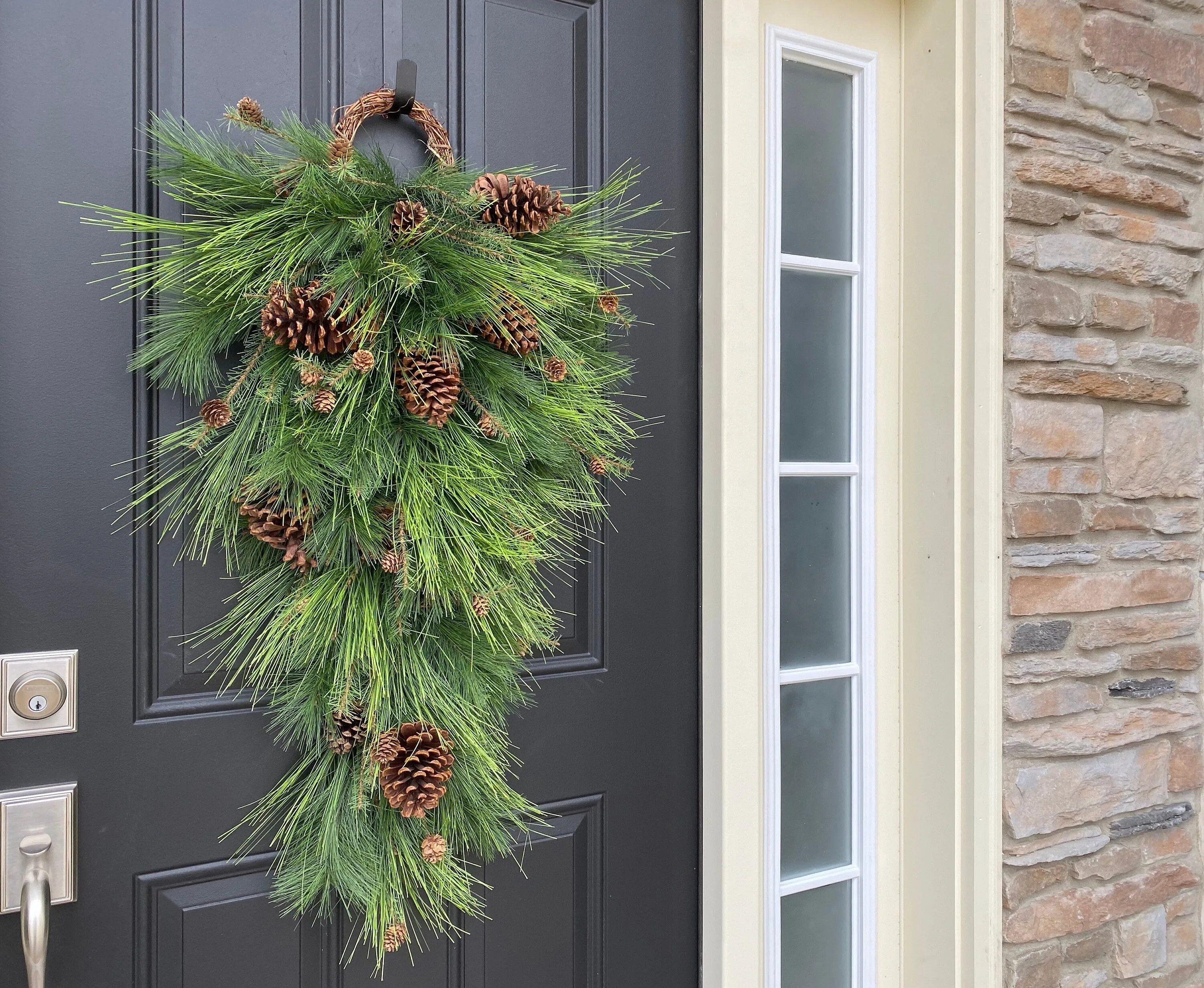 Christmas Teardrop Swag with Pine and Pinecones