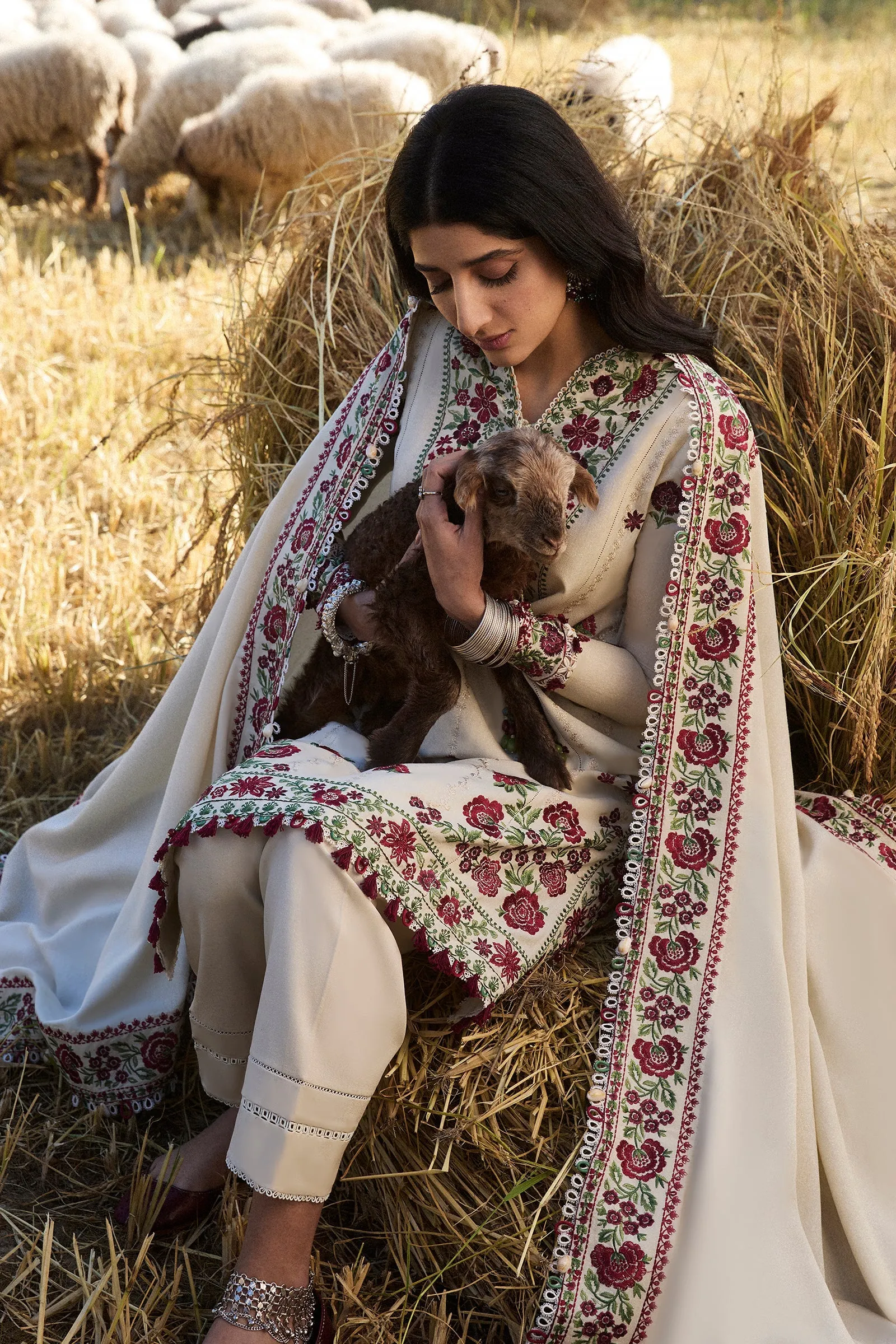 Winter'24 - Aabroo (Zw24-07)